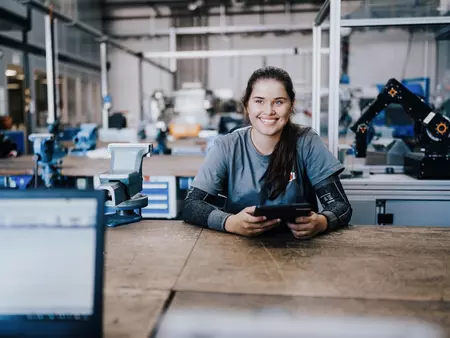 Auszubildende im Werk