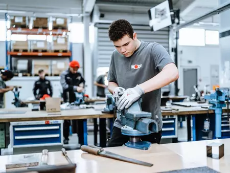 Schülerpraktikant im Werk