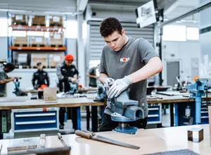 Schülerpraktikant im Werk
