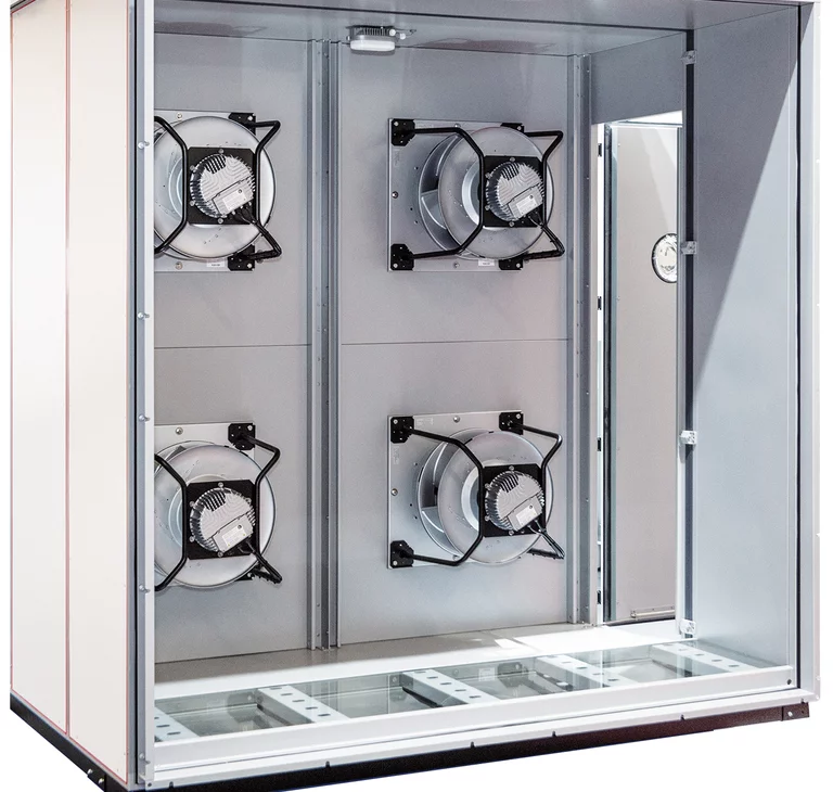 Fan Wall eines Lüftungsgerätes mit vier Ventilatoren