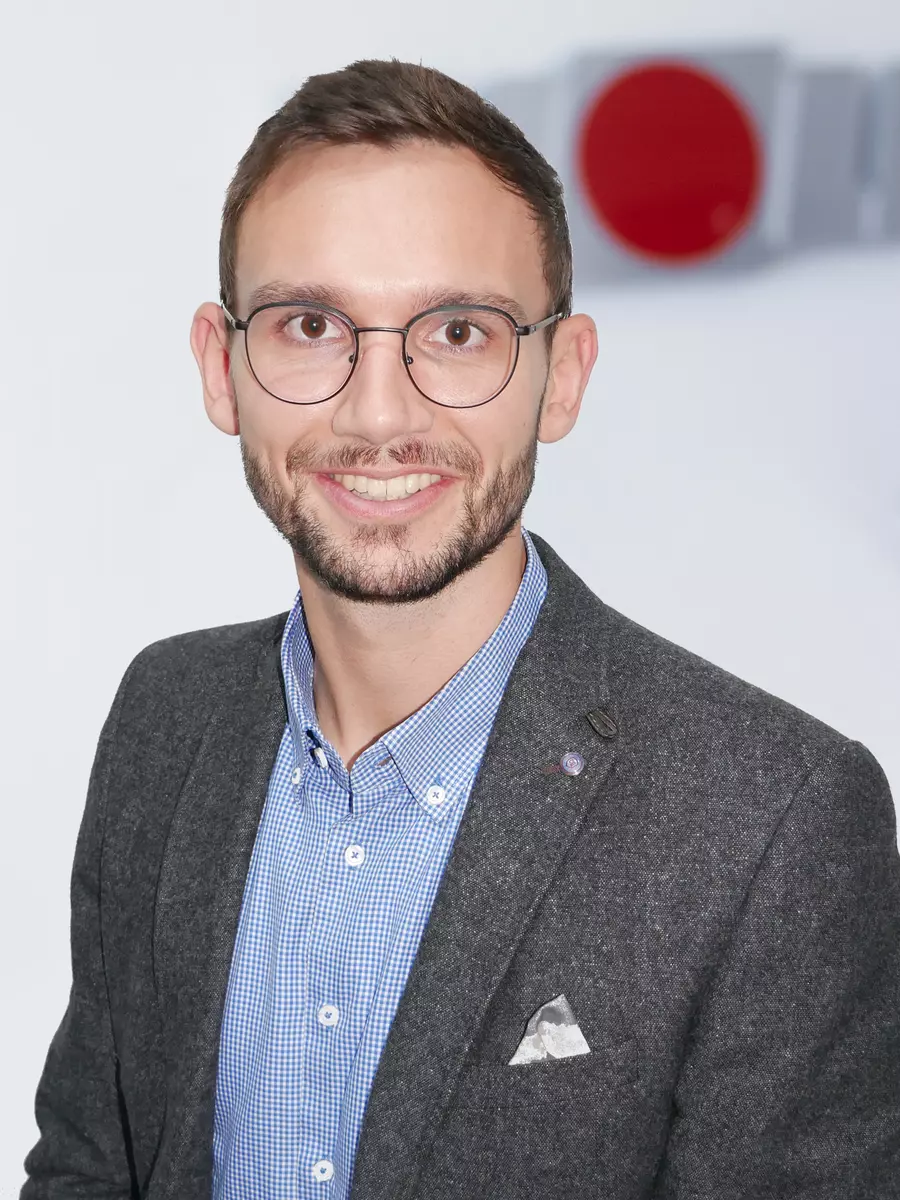 Portrait Tim Lorenz Produktmanager AHU  WOLF GmbH