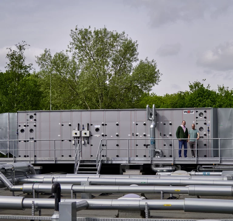 Referenz Mitsubishi Electric Halle RLT-Gerät Dach