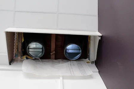 Anschlüsse für die Rohrverbindungen zum WOLF CGL 2 edu im Einauzustand