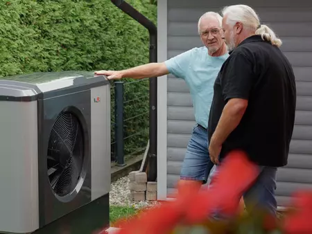 WOLF Monoblock-Wärmepumpe CHA-7 im Einbauzustand
