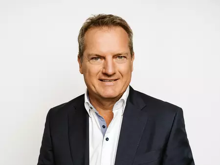 Porträt von Robert Hiesbauer, Bereichsleiter Service bei WOLF. Er verantwortet die Serviceorganisation des Unternehmens.