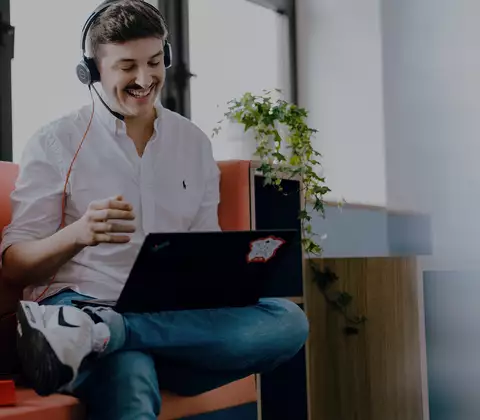 Mobiles arbeiten eines Studenten 