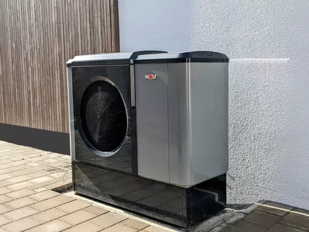 WOLF Wärmepumpe CHA auf Sockel WOLF Wärmepumpe CHA auf Sockel