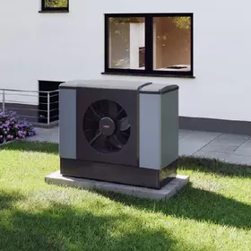 Wolf Wärmepumpe mitten im Garten 