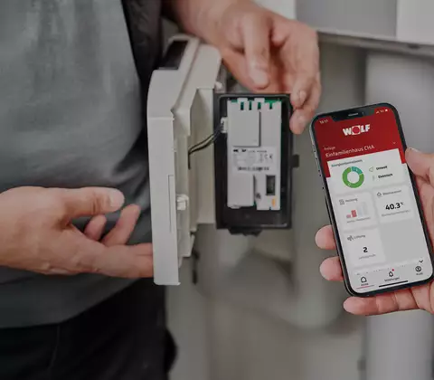 WOLF Link mit Smartset App und EEBus Logo