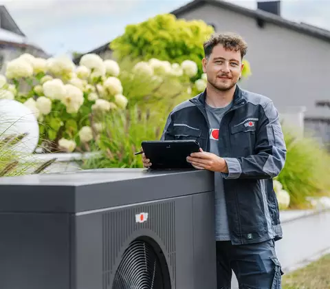 WOLF Service an Außeneinheit CHA SE Wärmepumpe
