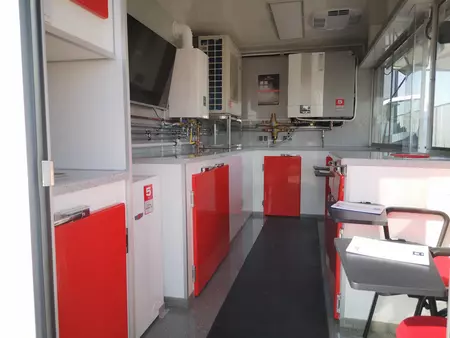 Mobilne Centrum Szkoleniowe WOLF od wewnątrz